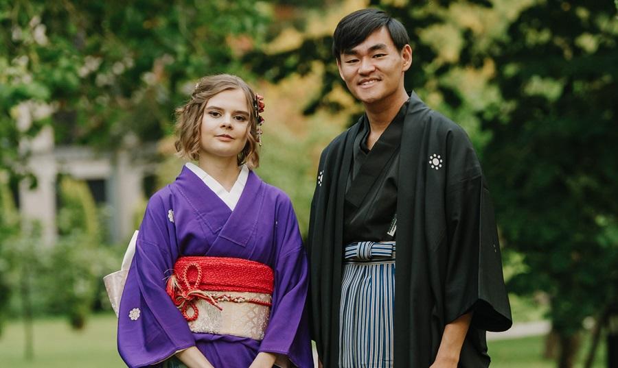 Andrew Fischer and his wife in kimono bearing the crest of House Hosokawa
